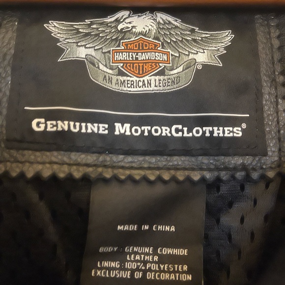 Harley Davidson Genuine Leather Vest. - Picture 4 of 4